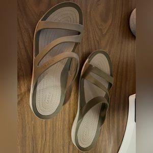 NWT Crocs sandals size 9